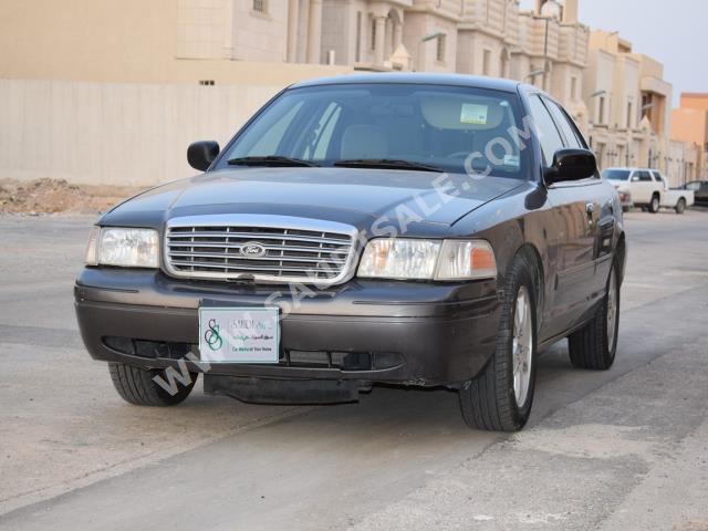 2010 فورد كراون فكتوريا