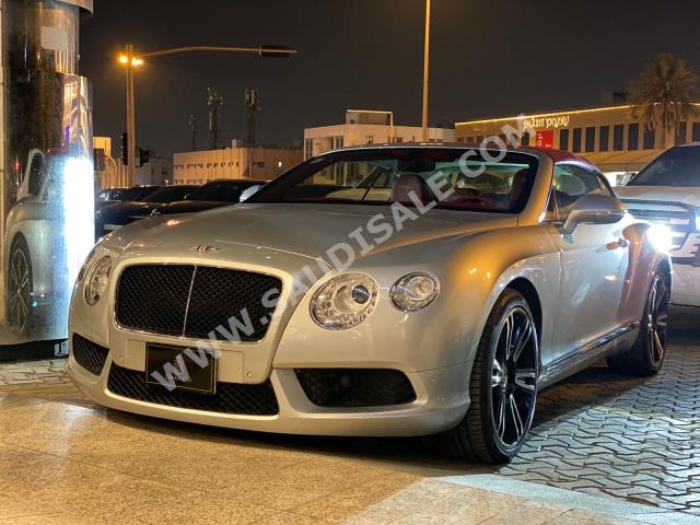 2014 بنتلي كونتيننتل جي تي سي