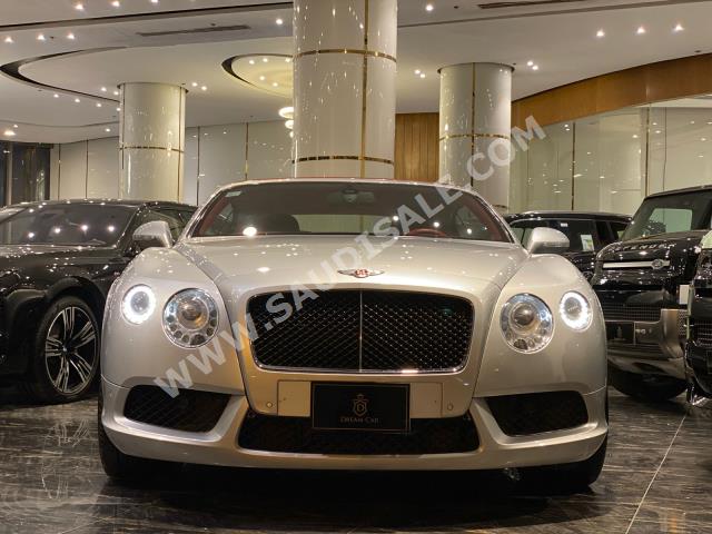 2014 بنتلي كونتيننتل جي تي سي