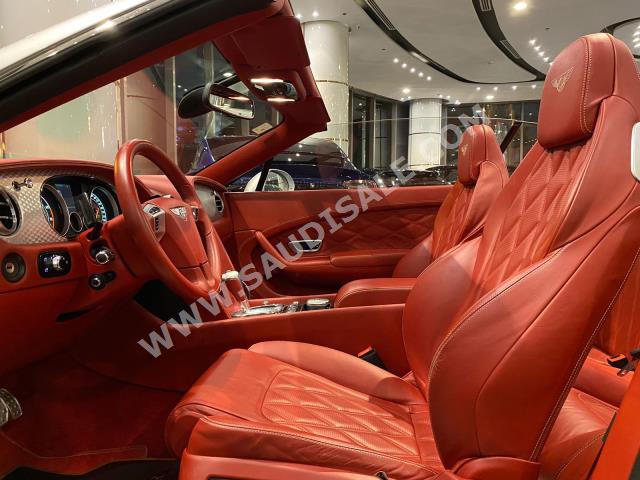 2014 بنتلي كونتيننتل جي تي سي