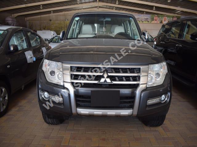 2016 متسوبيشي باجيرو