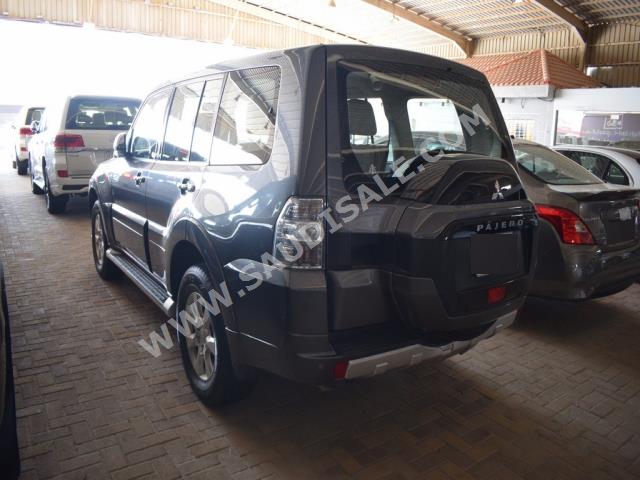 2016 متسوبيشي باجيرو