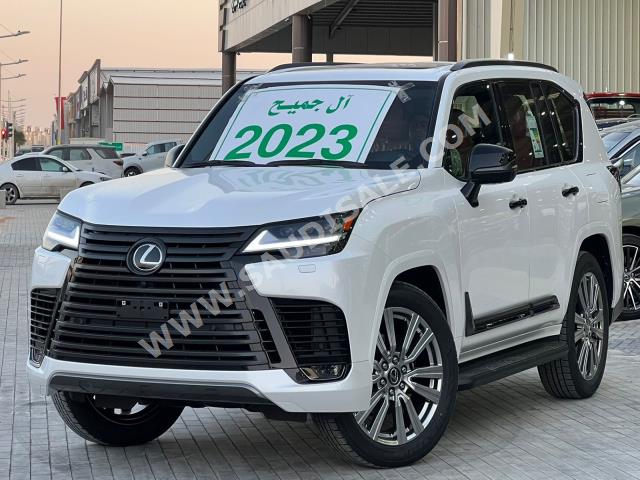 2023 لكزس إل إكس 600 بلاك اديشن