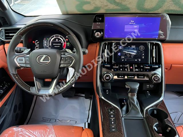 2023 لكزس إل إكس 600 بلاك اديشن