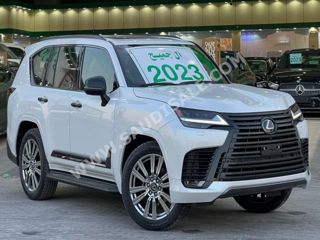 2023 لكزس إل إكس 600 بلاك اديشن