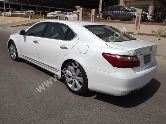 2010 لكزس إل إس 600