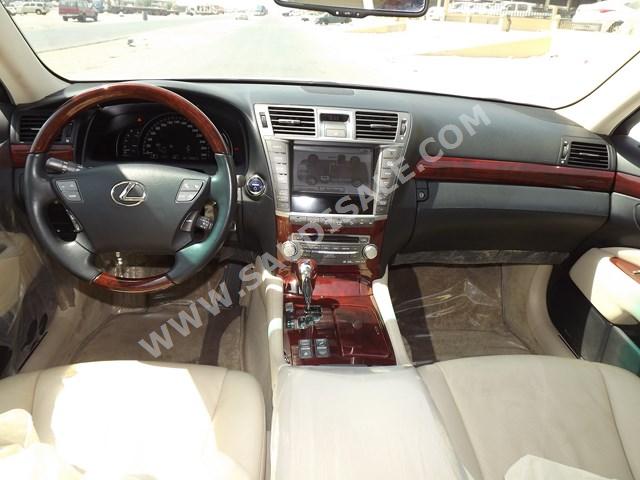 2010 لكزس إل إس 600