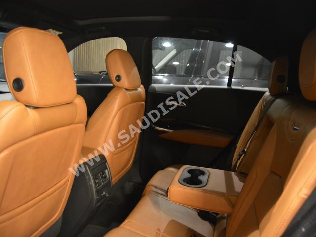 2020 كاديلاك اكس تي 4