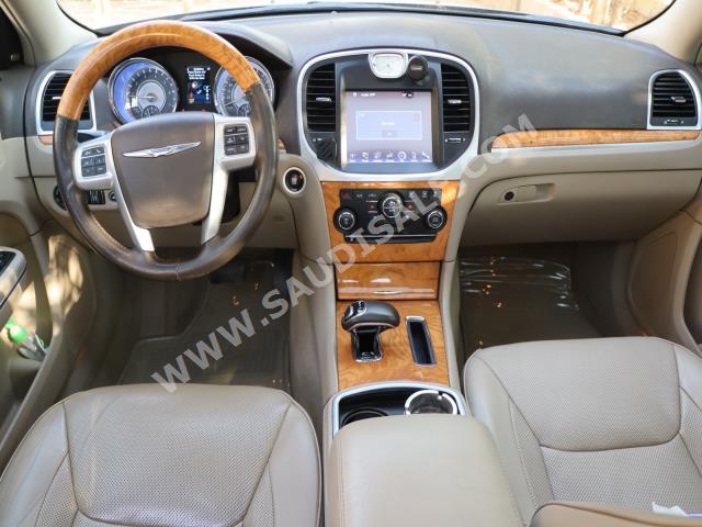 2013 كرايسلر 300 سي