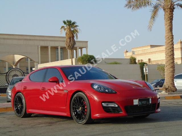 2013 Porsche Panamera GTS
