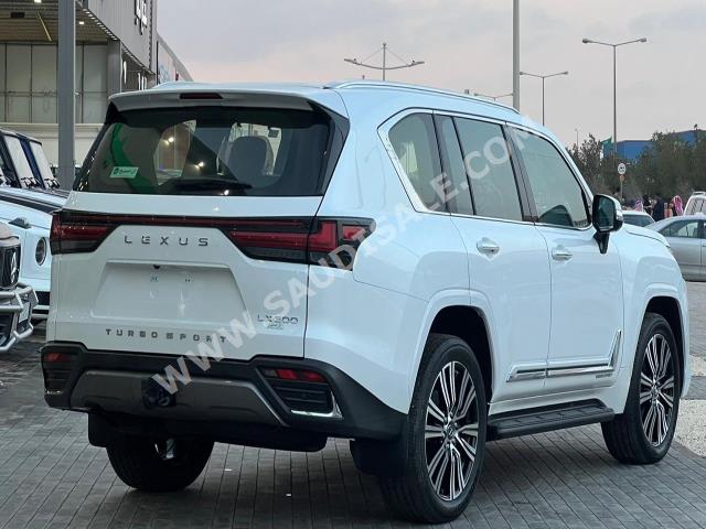 2023 لكزس إل إكس 600