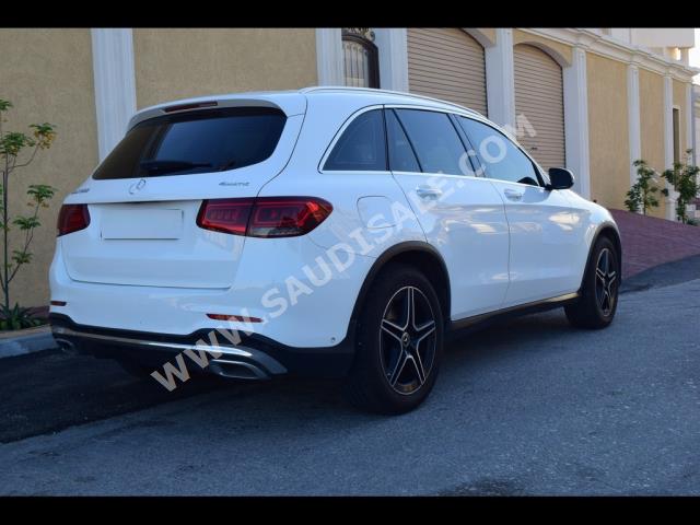 2020 مرسيدس - بنز جي إل سي 300