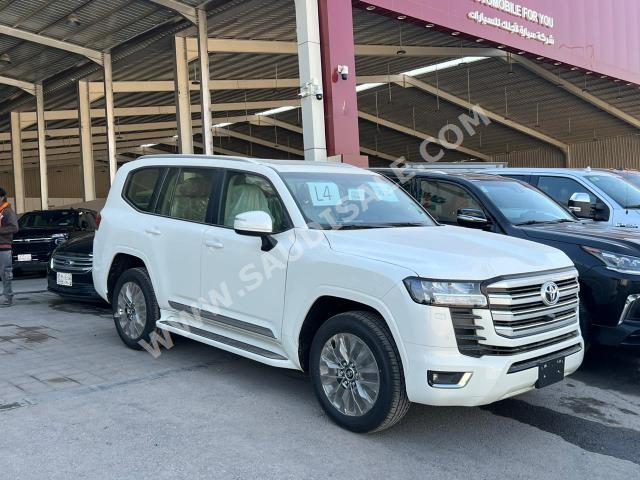 2024 تويوتا لاند كروزر جي اكس ار4