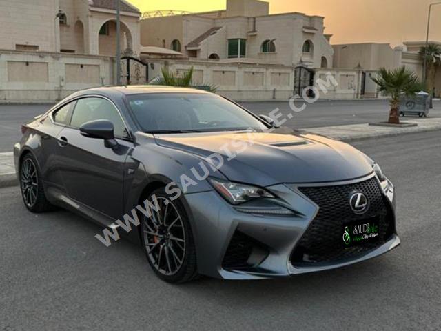 2016 لكزس أر سي اف
