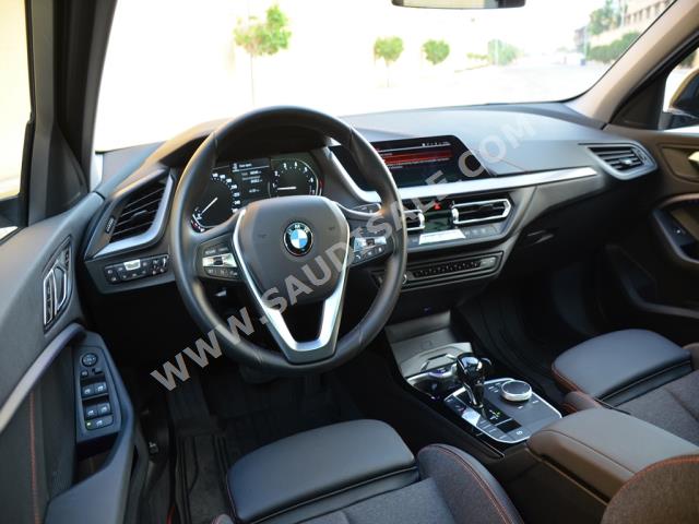 2021 بي ام دبليو الفئة الاولى 120 أي