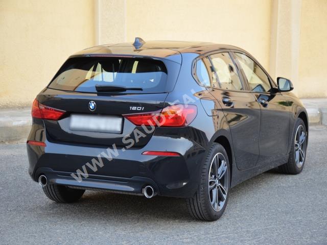 2021 بي ام دبليو الفئة الاولى 120 أي