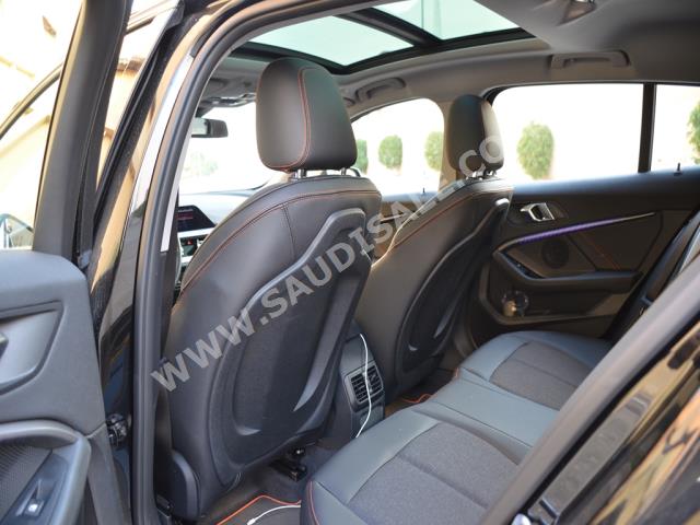 2021 بي ام دبليو الفئة الاولى 120 أي