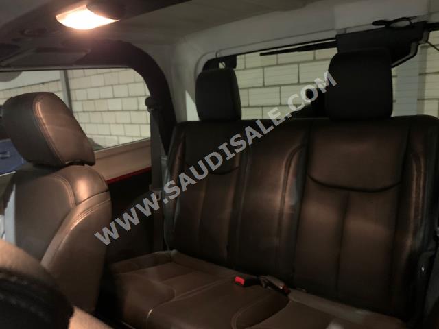 2015 جييب رانجلر صحارى