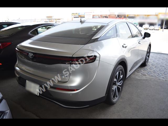 2023 تويوتا كراون