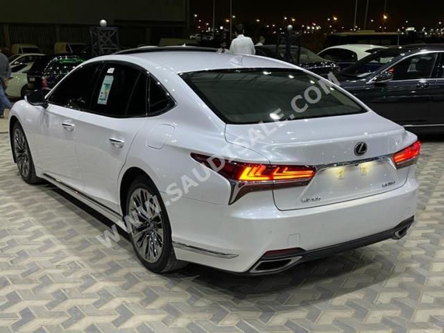 2020 لكزس إل إس 350