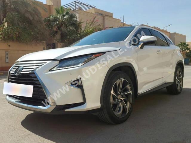 2017 لكزس أر إكس 350