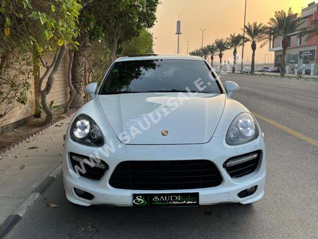 2013 بورش كايين جي تي اس