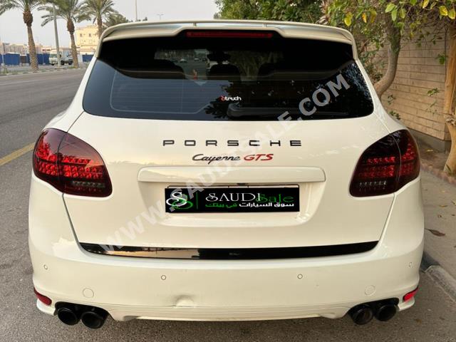 2013 بورش كايين جي تي اس