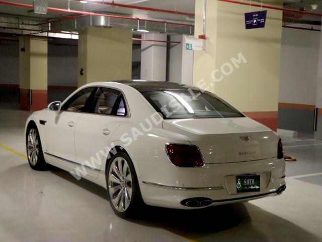 2021 بنتلي كونتيننتل فلاينج سبير