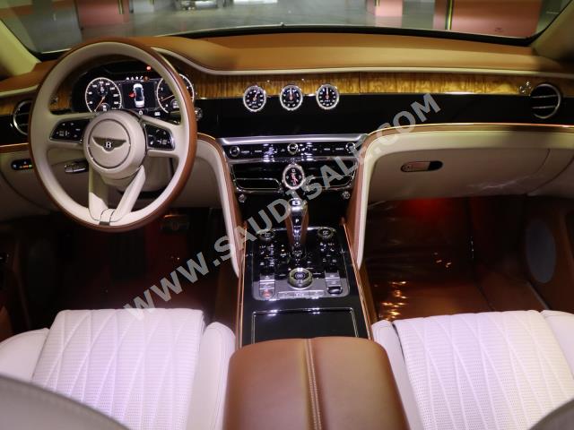 2021 بنتلي كونتيننتل فلاينج سبير