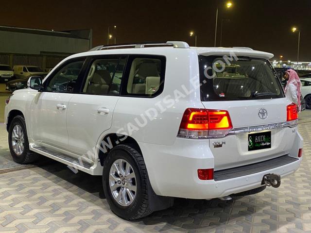 2020 تويوتا لاند كروزر جي اكس ار