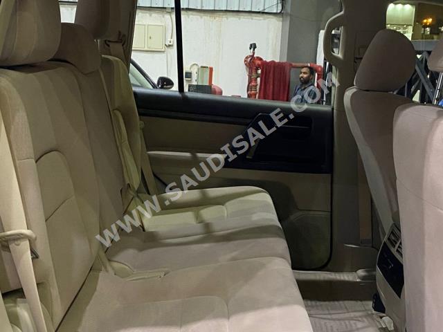 2020 تويوتا لاند كروزر جي اكس ار