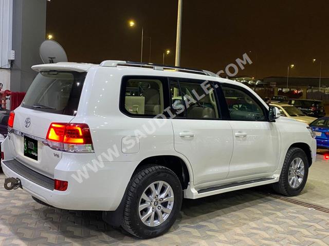 2020 تويوتا لاند كروزر جي اكس ار