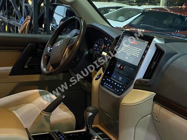 2020 تويوتا لاند كروزر جي اكس ار