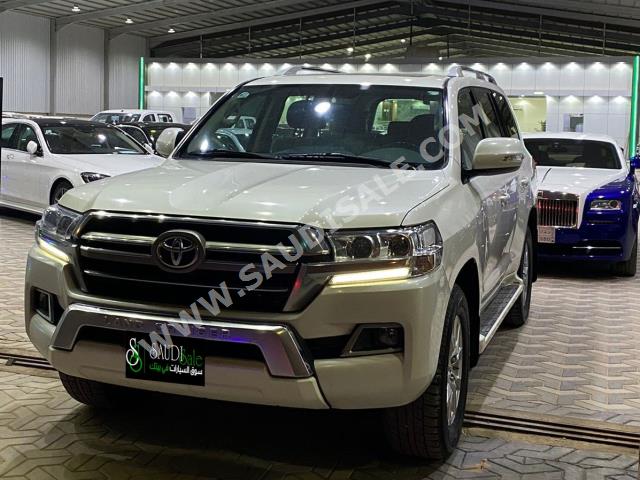 2020 تويوتا لاند كروزر جي اكس ار