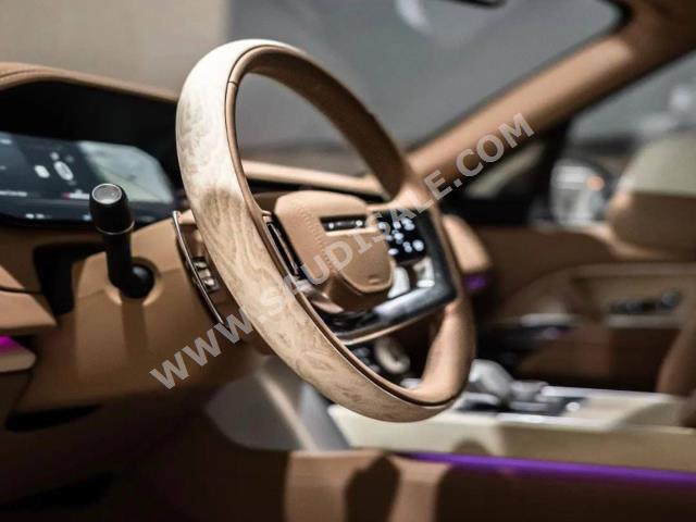 2023 لاند روفر رينج روفر اس في اوتوبيوغرافي