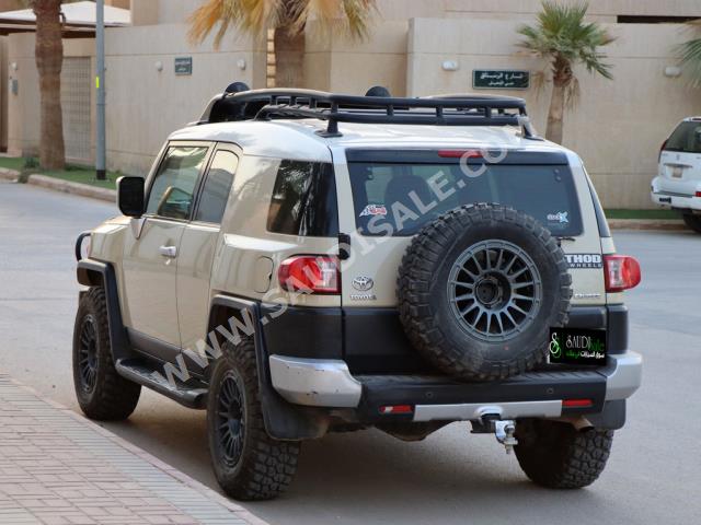 2008 تويوتا اف جي كروزر 1