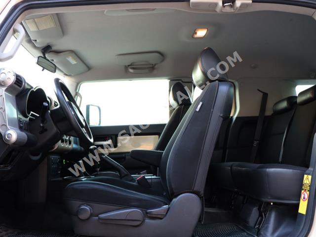 2008 تويوتا اف جي كروزر 1