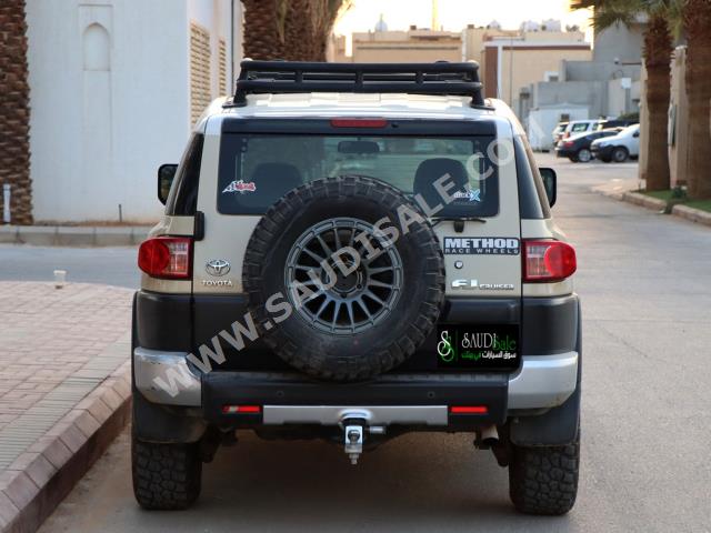 2008 تويوتا اف جي كروزر 1