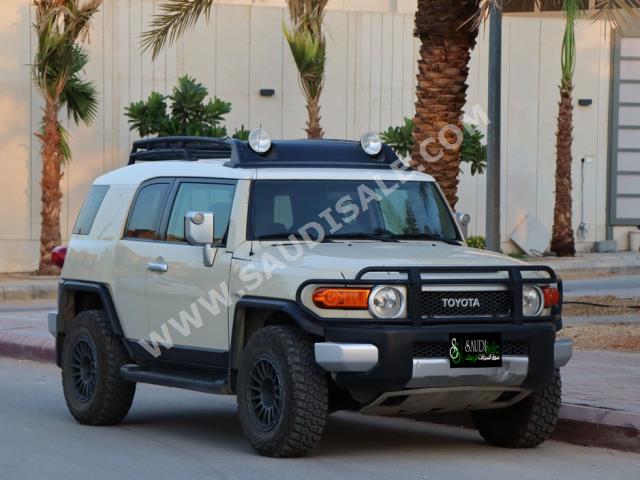 2008 تويوتا اف جي كروزر 1