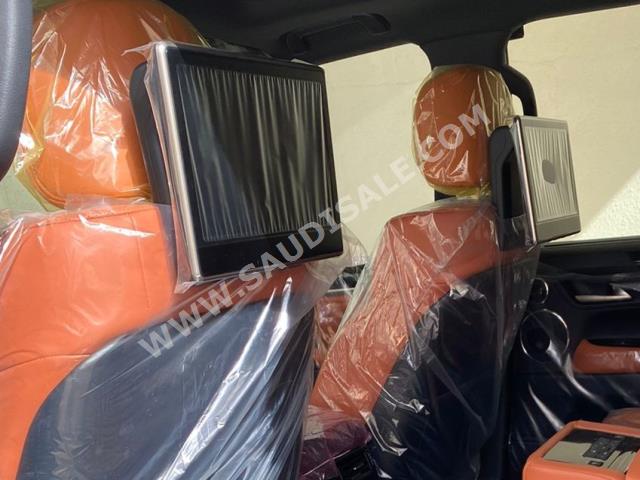 2020 لكزس إل إكس 570 بلاك اديشن