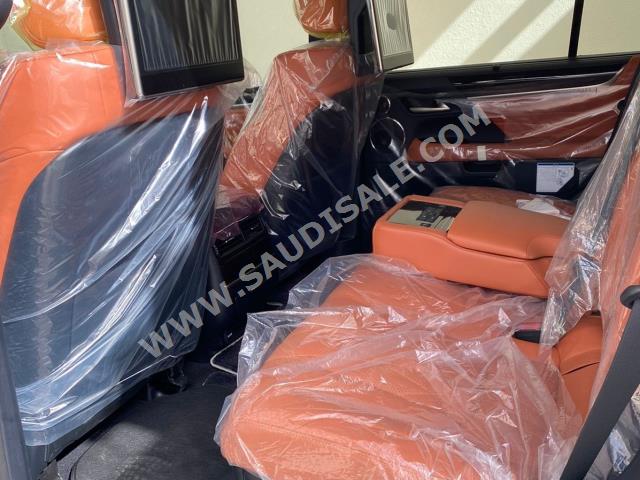 2020 لكزس إل إكس 570 بلاك اديشن