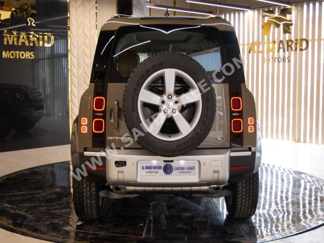 2023 لاند روفر ديفيندر اتش اس اي