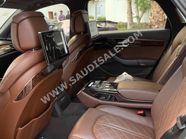 2016 اودي اي 8 ال 50 تي اف اس اي