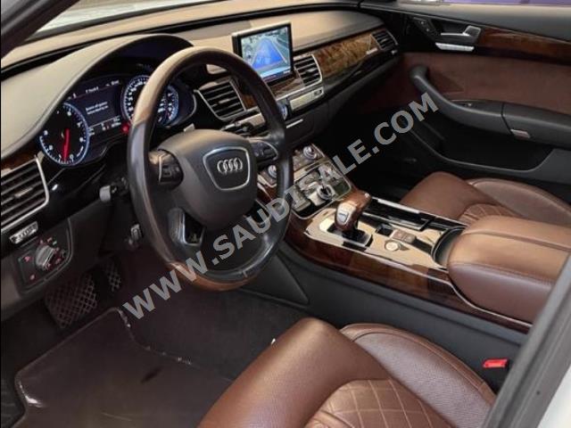 2016 اودي اي 8 ال 50 تي اف اس اي