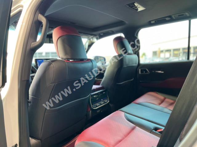 2022 Toyota Land Cruiser GR sport