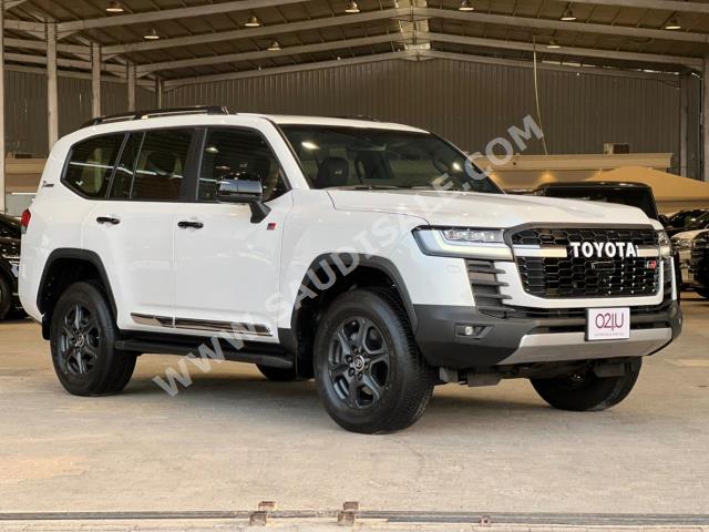 2022 Toyota Land Cruiser GR sport