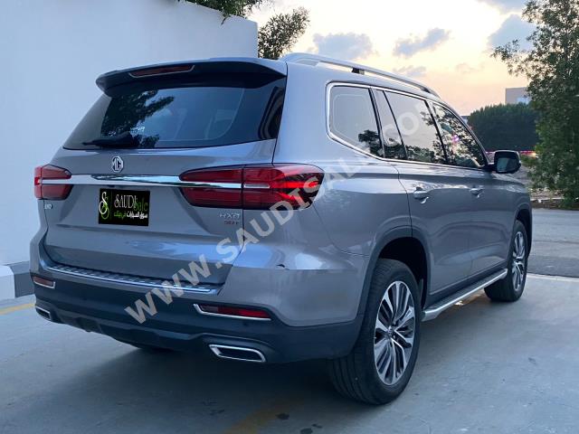 2022 ام جي ار اكس 8