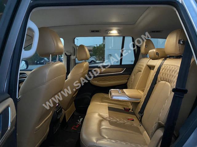 2022 ام جي ار اكس 8