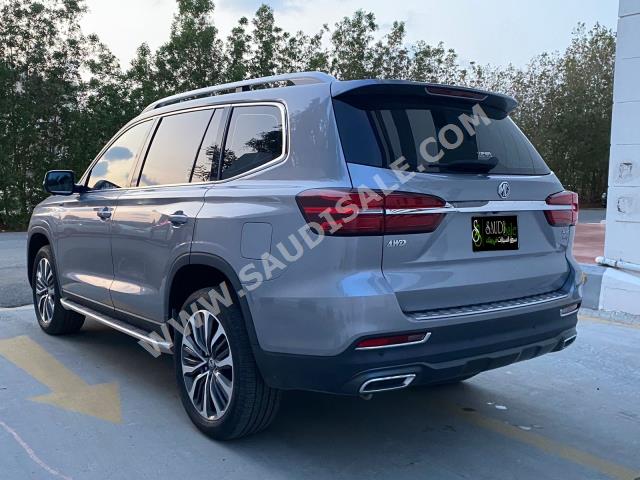 2022 ام جي ار اكس 8