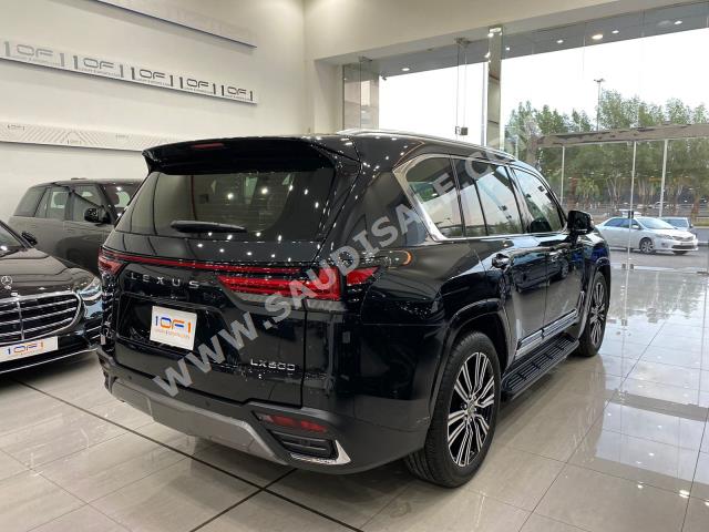 2023 لكزس إل إكس 600